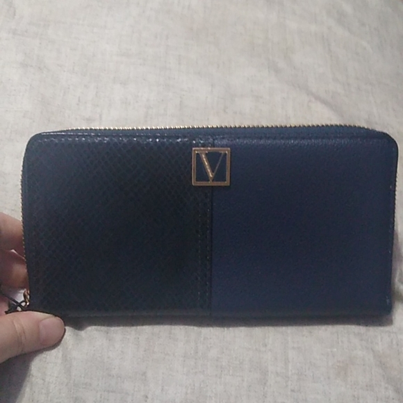 Victoria's Secret Handbags - 𝅺Victoria's Secret Wallet